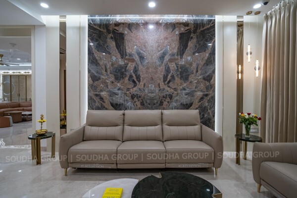 The Pinnacle Residence: Crafting Eternal Luxury in Light & Stone