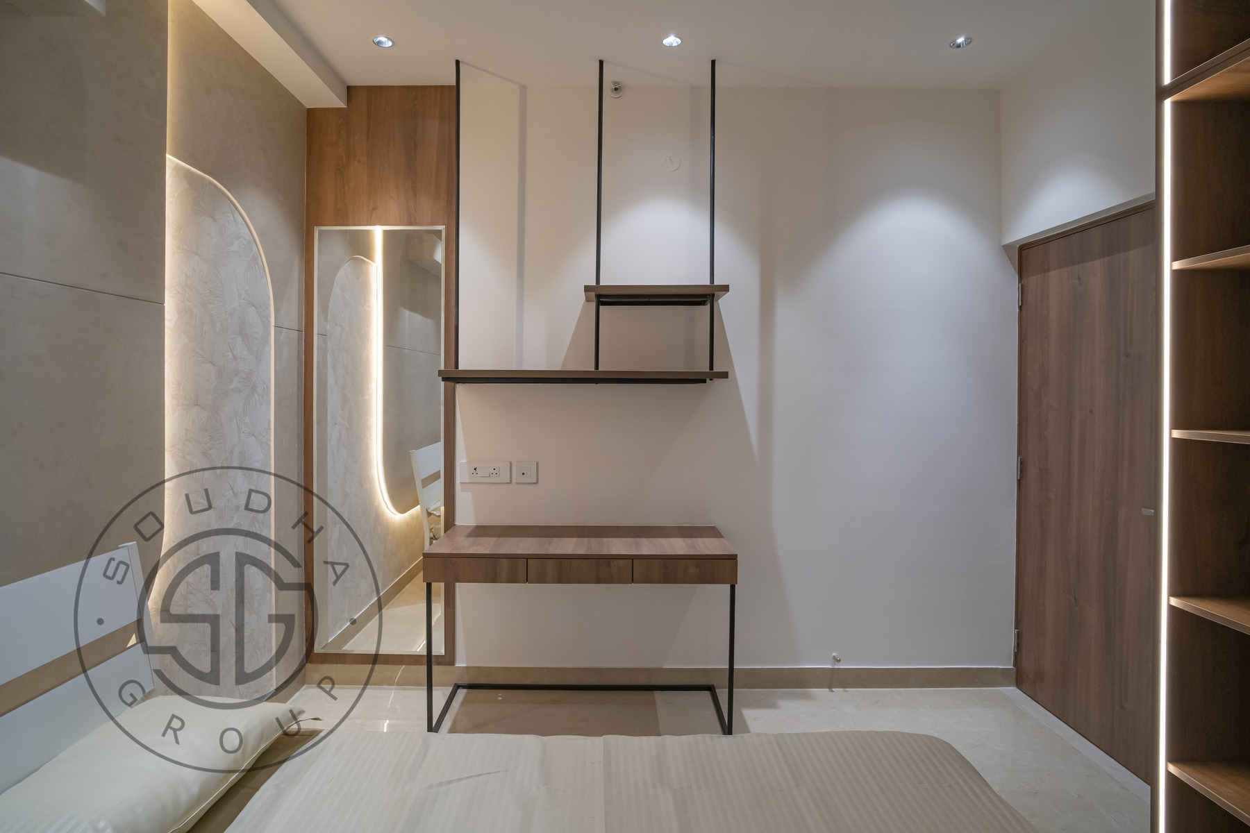 Flat at Aurobindo Kohinoor