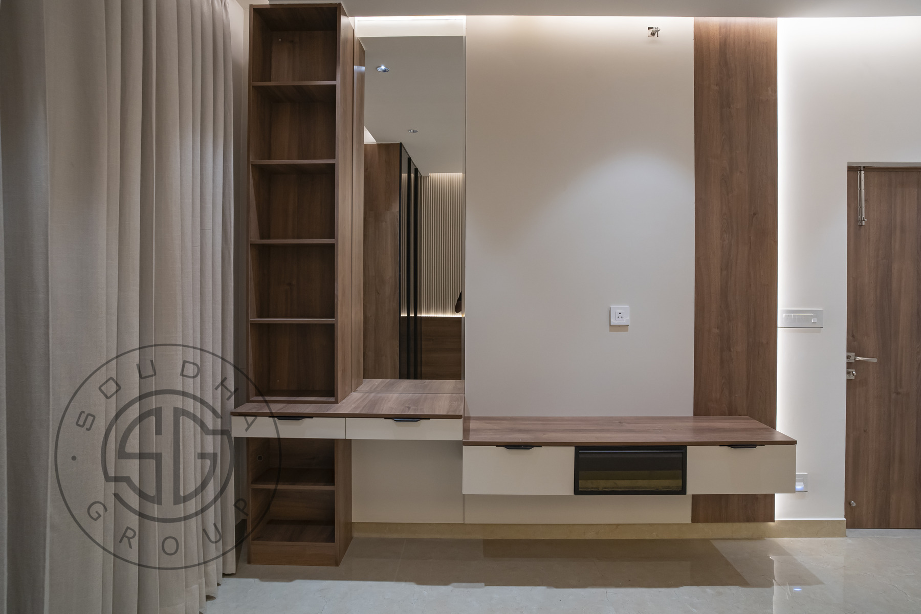 Flat at Aurobindo Kohinoor