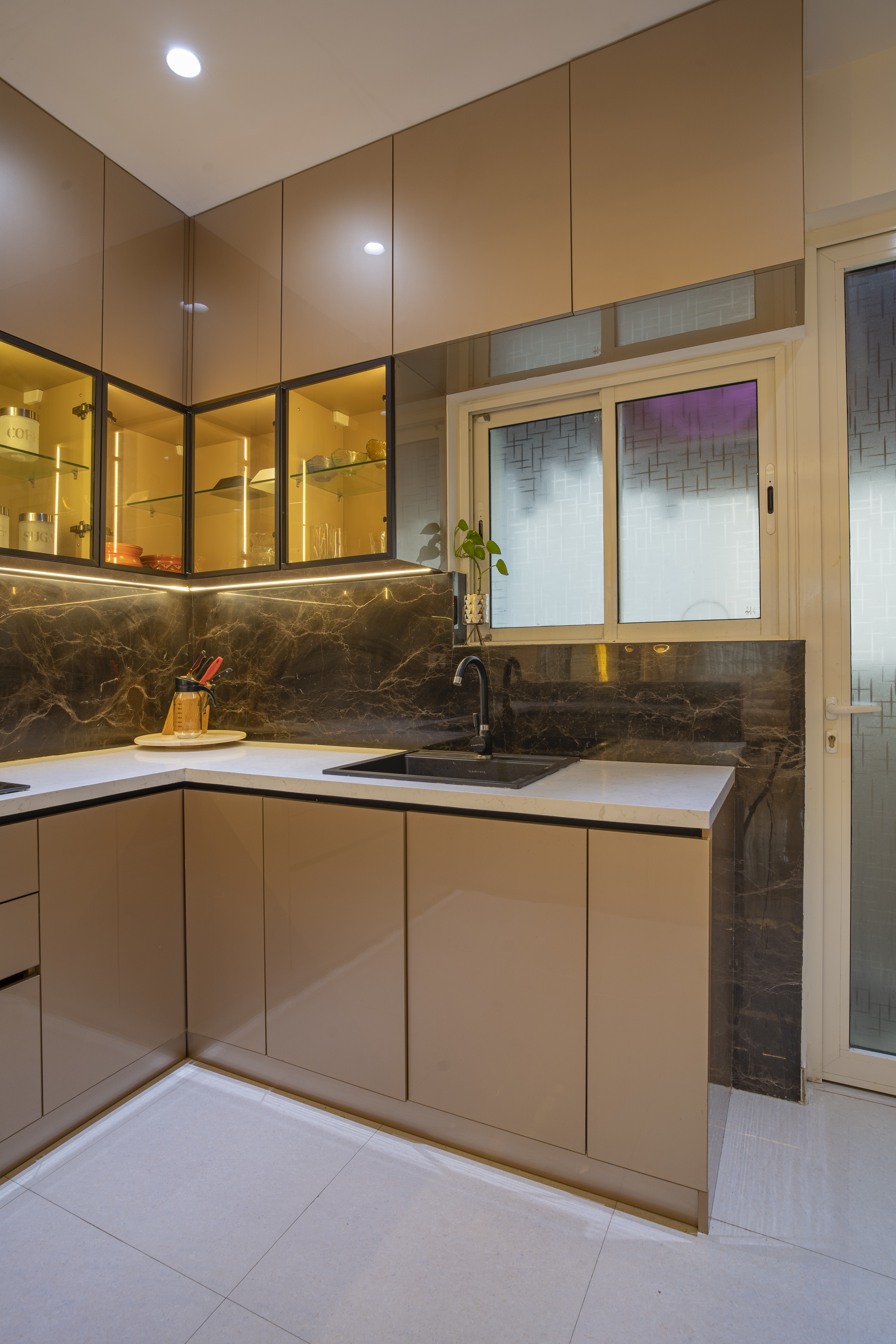 A Story of Style & Elegance- Aurobindo Kohinoor Flat Interiors