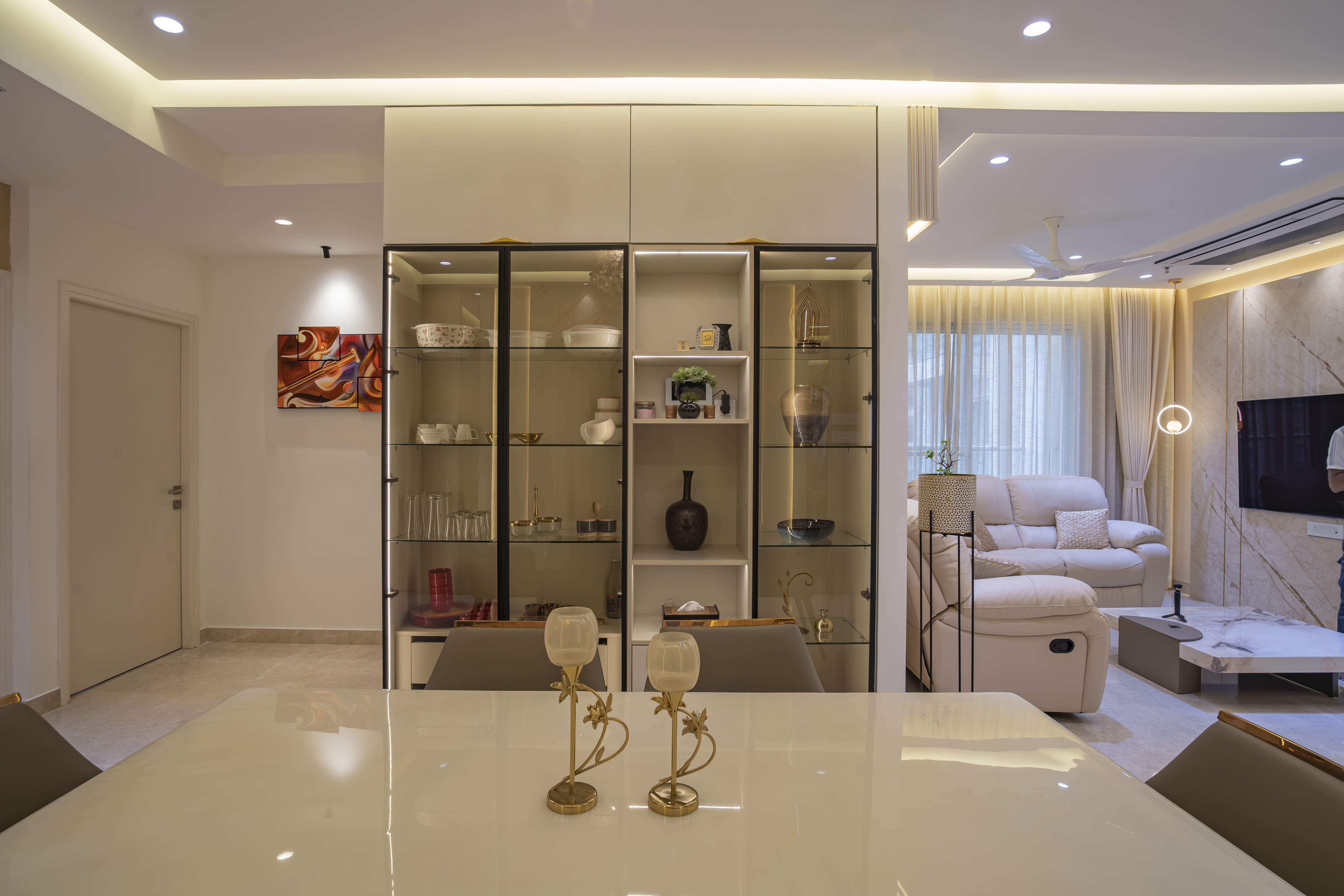 A Story of Style & Elegance- Aurobindo Kohinoor Flat Interiors