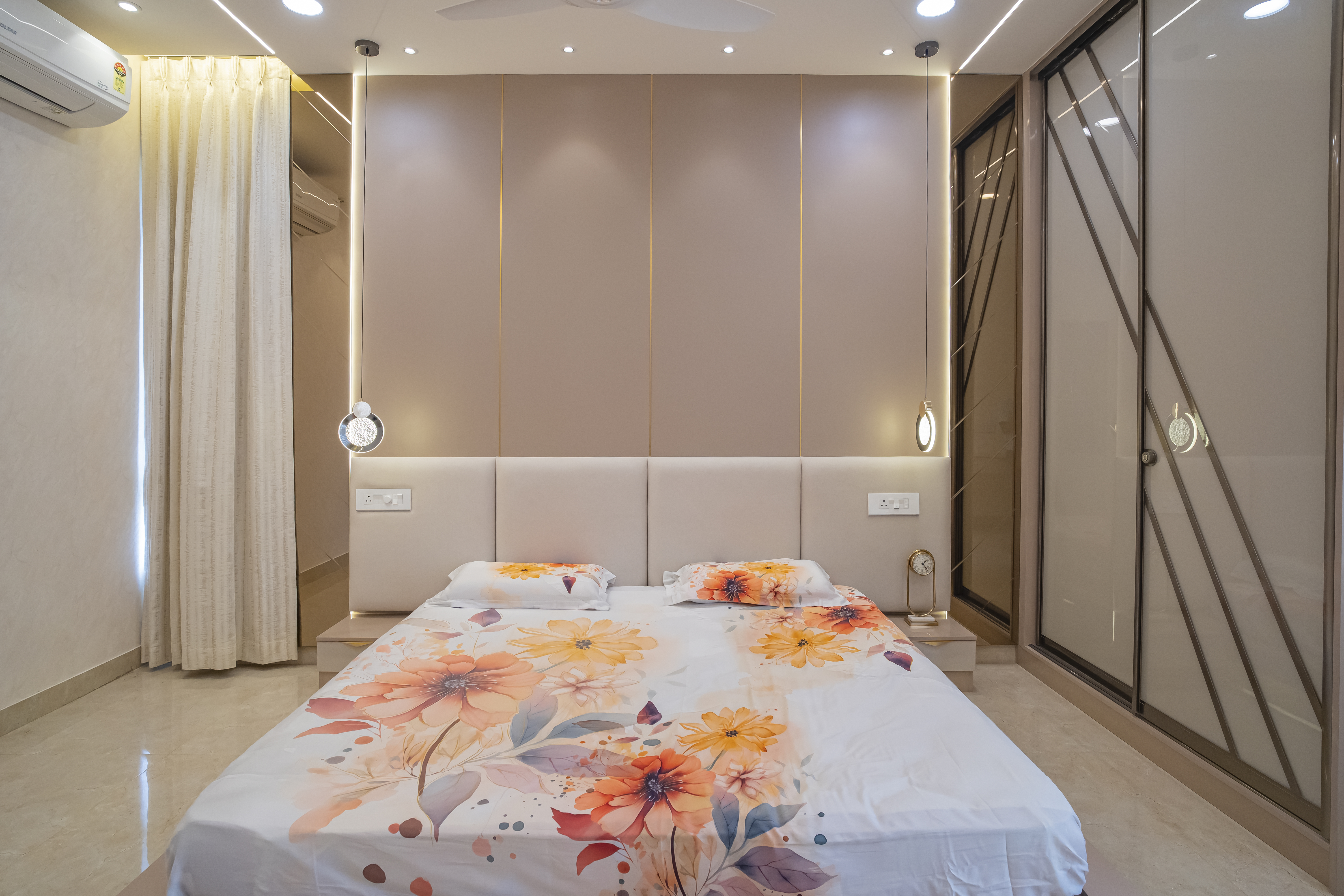 A Story of Style & Elegance- Aurobindo Kohinoor Flat Interiors