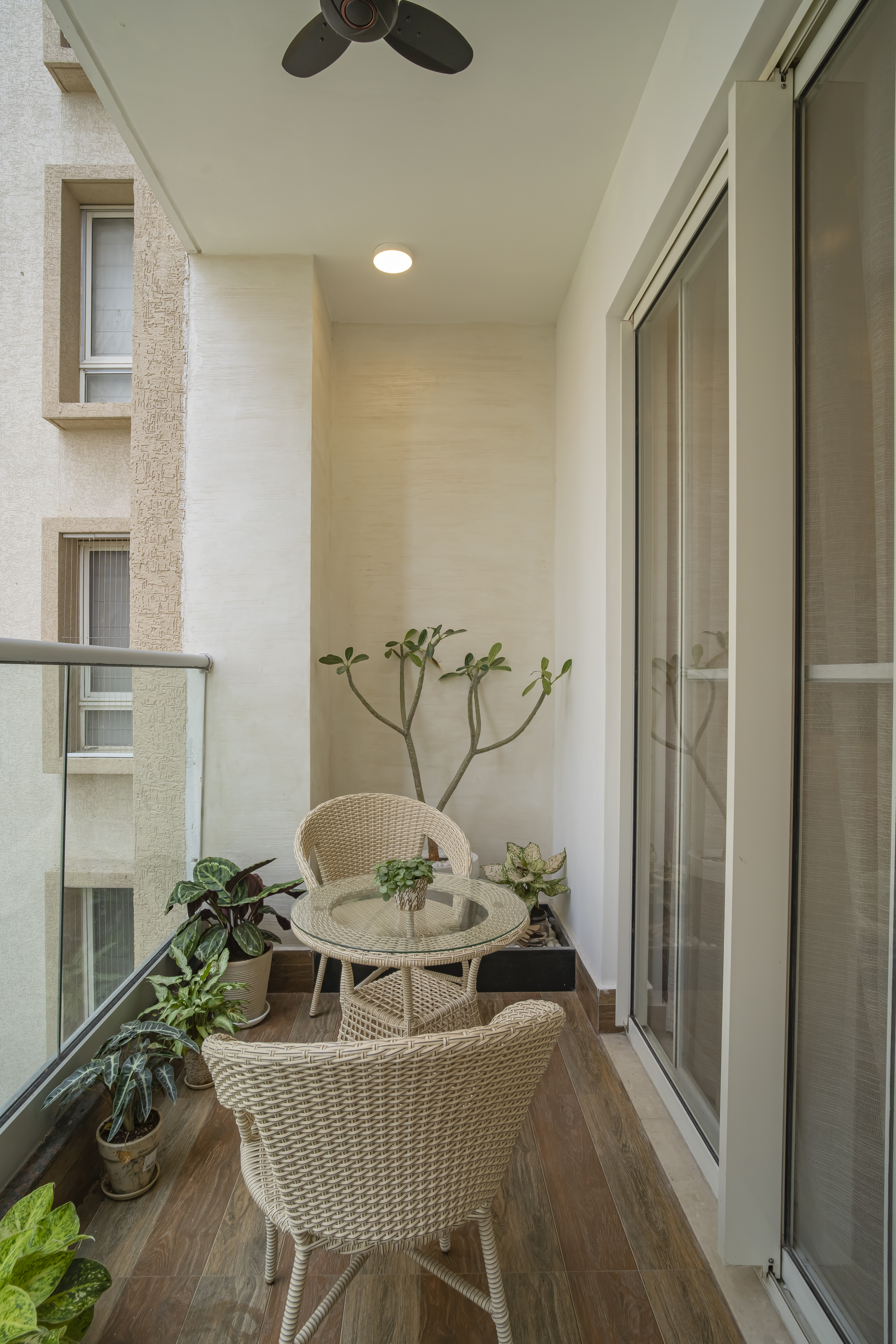 A Story of Style & Elegance- Aurobindo Kohinoor Flat Interiors