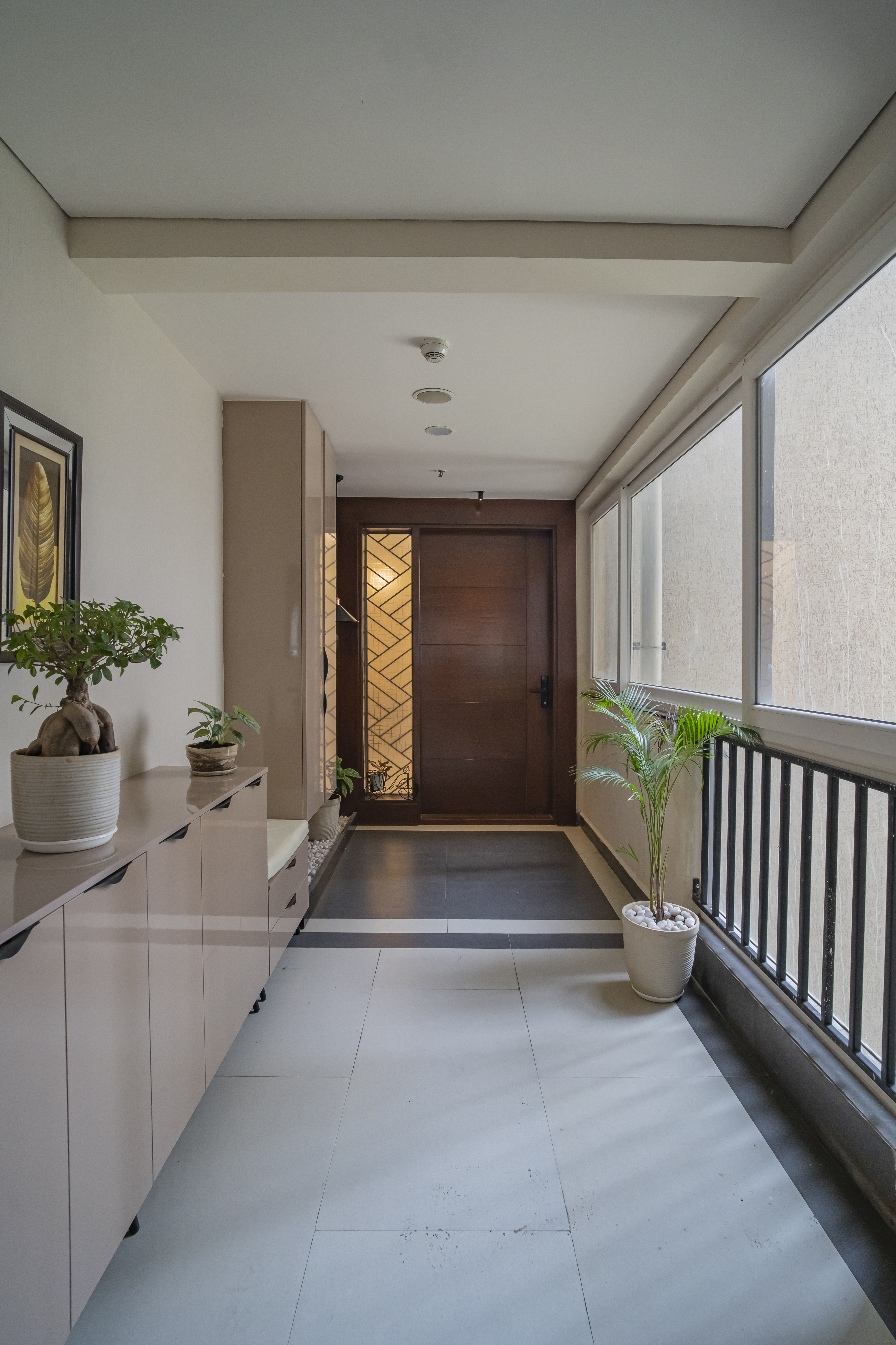 A Story of Style & Elegance- Aurobindo Kohinoor Flat Interiors